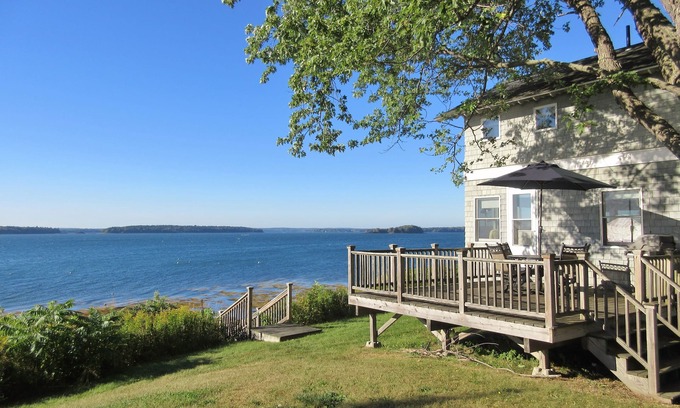 Mid-Coast and Islands House | Bay Vista: Waterfront Home with Pool & Breathtaking Sunsets