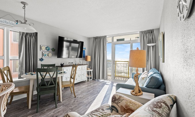 Crescent Beach Condo | Bay Watch 632: Pools, Hot Tubs & Oceanfront Relaxation