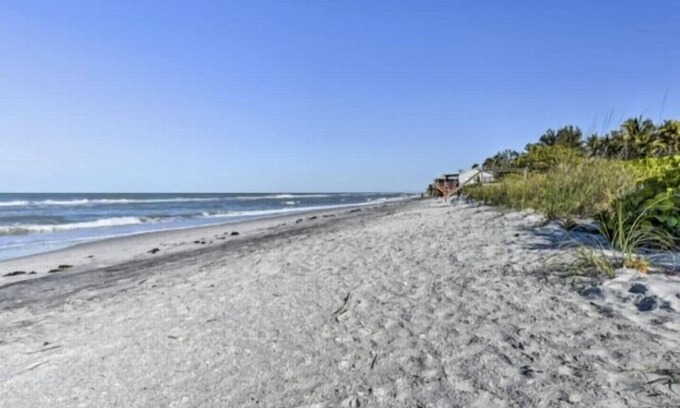 Placida House | Escape to Bay Watch - Private Island with Ocean Views