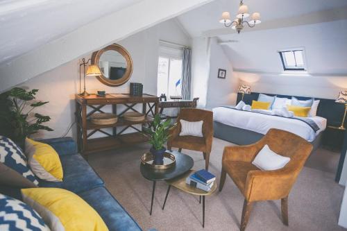 Dartmouth Hotel | Pet-Friendly Bayards Cove Inn with Breakfast & Dining