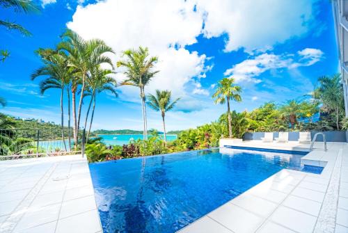 Shute Harbour Apartment | Relaxing Baybliss Escape - Adults Only with Ocean Views