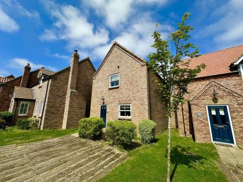 Filey House | Family-Friendly Baybreak: 4-Star Hotel with Private Pool