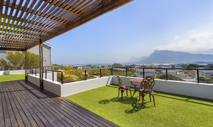 Pringle Bay House | Family-Friendly Baydreamer: A Comfortable Retreat Awaits
