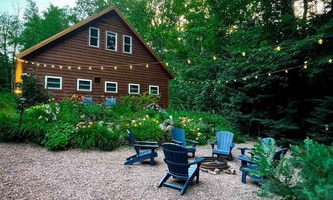 Bayfield Cottage | Unwind at Bayfield Fruit Loop Retreat - Rock Garden Cottage