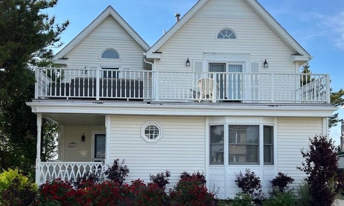 Stone Harbor House | Bayfront Views with Kitchen & Perfect for Families!