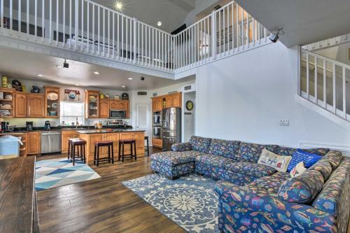 Sportsman Road House | Idyllic Galveston Island Home with Bayfront Fishing Pier