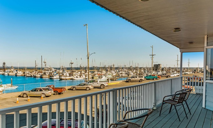Westport House | Scenic Bayfront Guest House with Ocean Views & Great Amenities