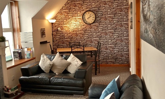 Stornoway Apartment | Bayhead Flat 14C: Top-Rated Stay in Stornoway