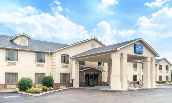 Albany Hotel | Convenient Baymont by Wyndham Albany with Pool & Hot Tub
