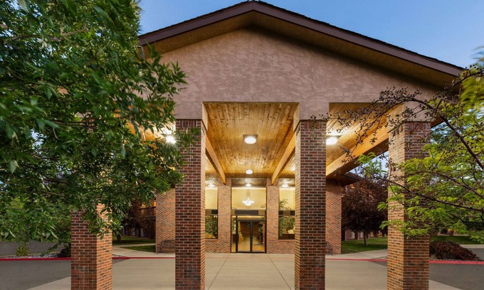 Cortez Hotel | Cozy Baymont by Wyndham Cortez: Pool, Spa & Breakfast