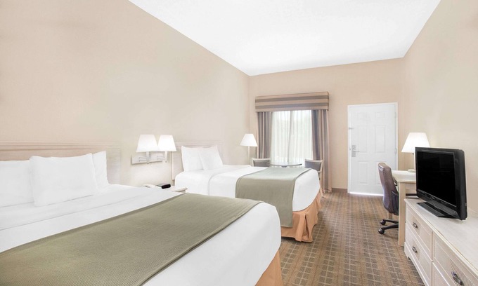 Crestview Hotel | Comfortable Stay at Baymont by Wyndham Crestview