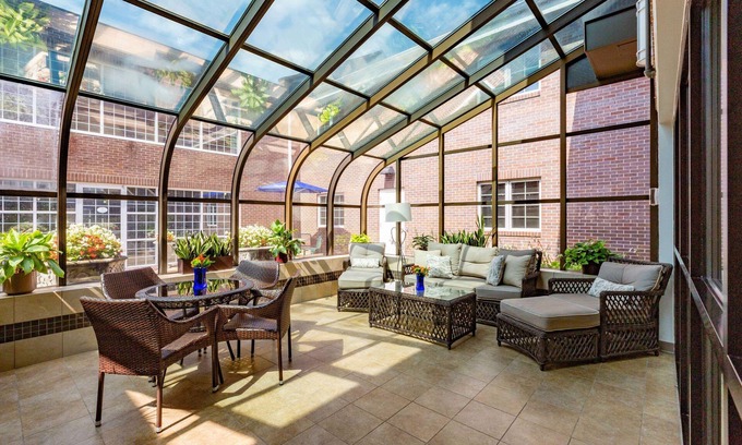 Des Moines Hotel | Discover Baymont by Wyndham Des Moines Airport: 9.4/10 Rated!