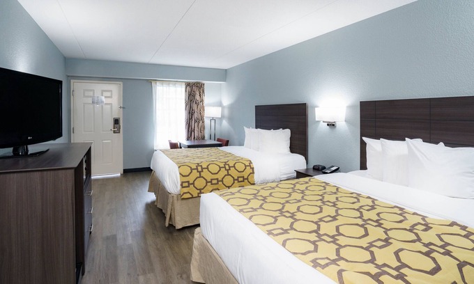 Gallatin Hotel | Relax at Baymont by Wyndham Gallatin - Family-Friendly Stay