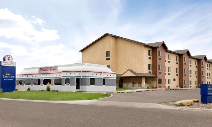 Glendive Hotel | Pet-Friendly Comfort at Baymont by Wyndham Glendive