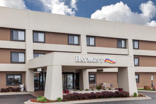 Glenview Hotel | Cozy Baymont by Wyndham Glenview - Family-Friendly Stay