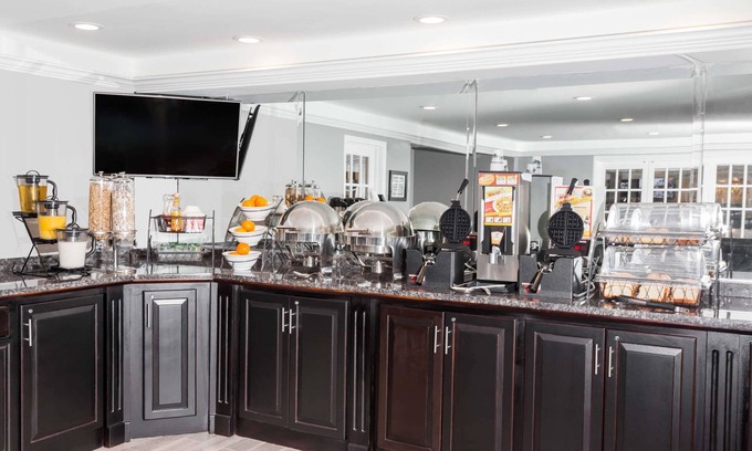 Glenview Hotel | Comfortable Stay at Baymont by Wyndham Glenview Hotel