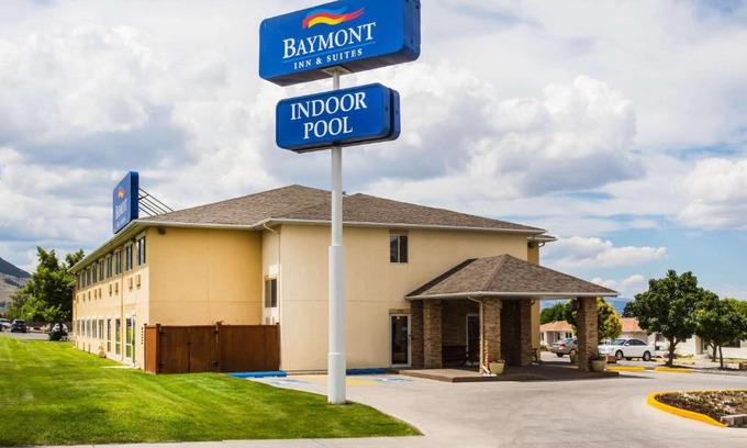 Helena Hotel | Relax at Baymont by Wyndham Helena: Pet-Friendly Retreat