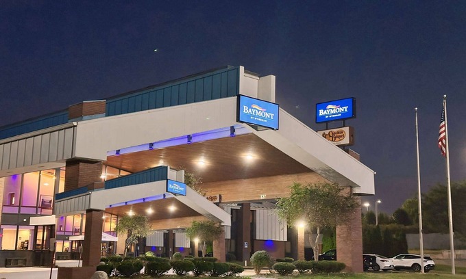 Southport Hotel | Convenient Baymont by Wyndham Indianapolis South Stay