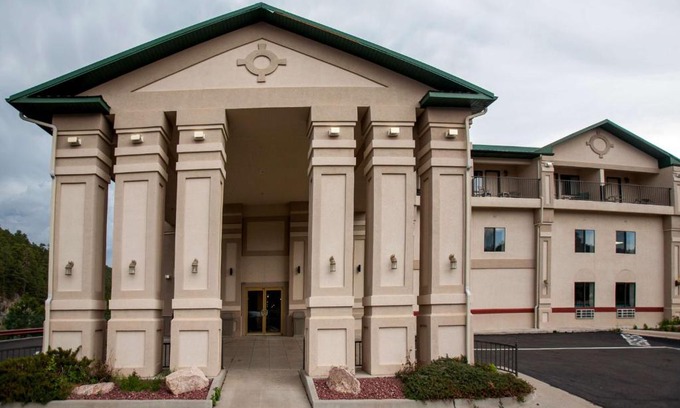 Keystone Hotel | Comfortable Stay at Baymont by Wyndham Keystone Near Rushmore