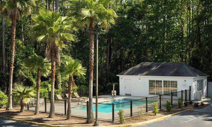 Kingsland Hotel | Comfortable Stay at Baymont by Wyndham Kingsland Hotel