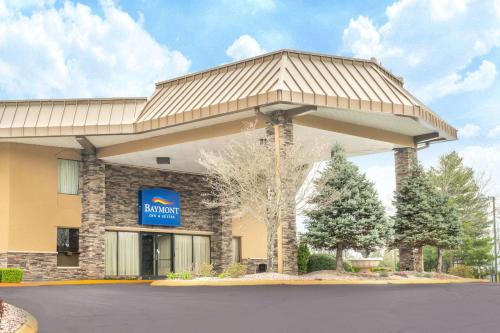 Knoxville Hotel | Pet-Friendly Stay at Baymont by Wyndham Knoxville I-75