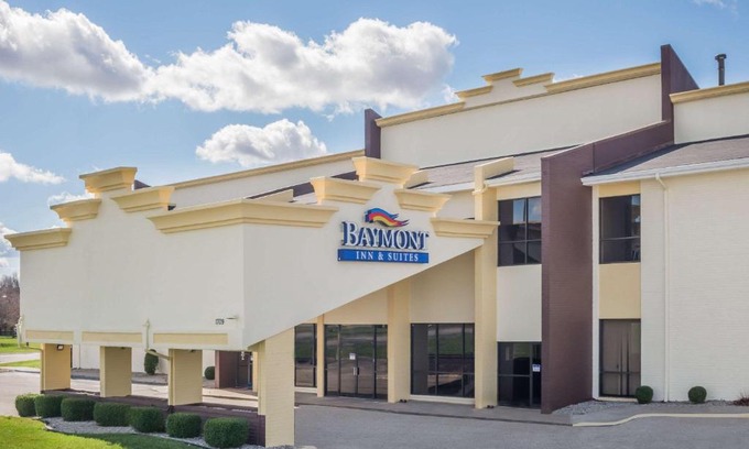 Kokomo Hotel | Family-Friendly Baymont by Wyndham Kokomo with Pool Access