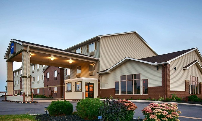 Marion Hotel | Relax at Baymont by Wyndham Marion, OH: Family-Friendly Stay