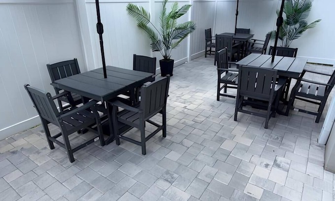 Ocala Hotel | Inviting Ocala Suites: Wheelchair Accessible with Spa & Breakfast