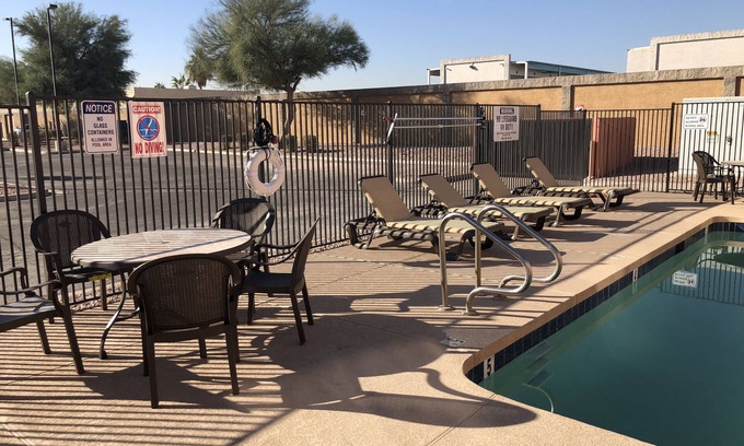 Estrella Hotel | Convenient Baymont by Wyndham Phoenix I-10 with Pool & Breakfast