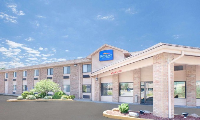 Smiths Creek Hotel | Comfortable Stay at Baymont by Wyndham Port Huron