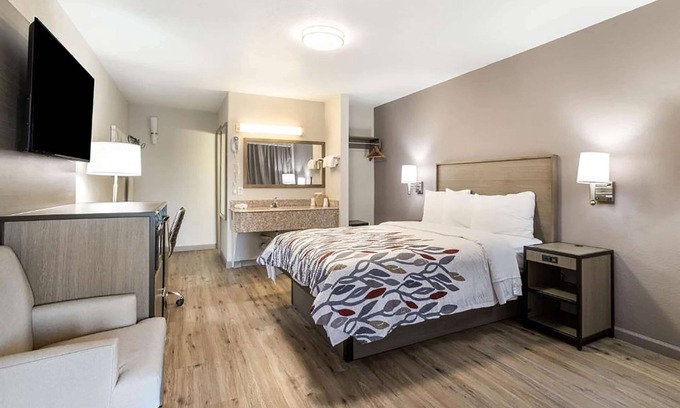 Polvadera Hotel | Cozy Baymont by Wyndham Socorro: Family-Friendly Comfort