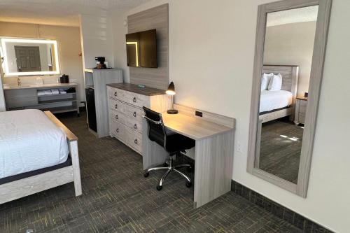 Susanville Hotel | Cozy River Inn: Pet-Friendly With Family Amenities