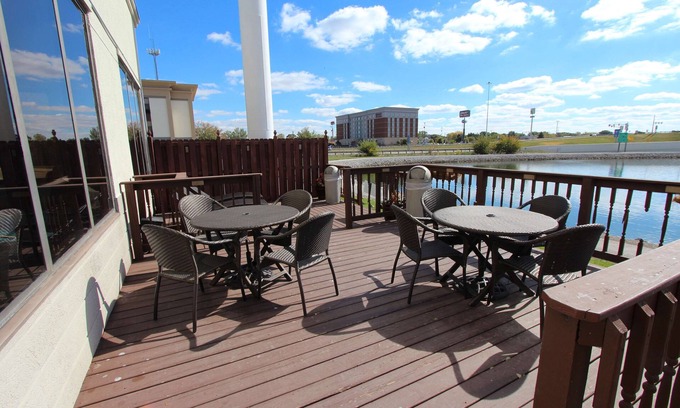Findlay Hotel | Baymont Inn & Suites by Wyndham Findlay