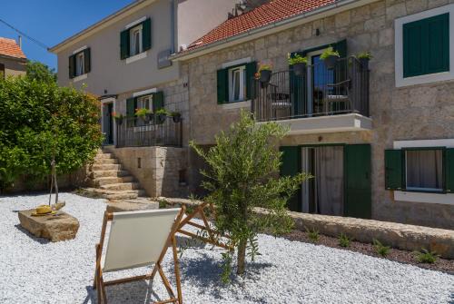 Cista Provo House | Bayne House: Family-Friendly Getaway with Hot Tub Access