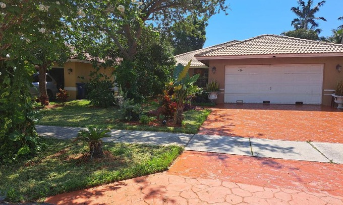 Downtown Fort Lauderdale House | Baynefamilyflorida: Oceanfront Retreat with Pool & Dining