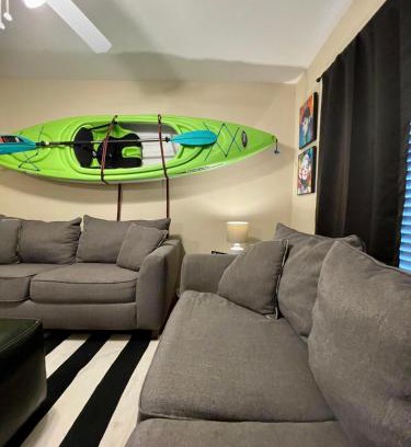 Monroe Apartment | Bayou Getaway: Family and Pet-Friendly Retreat Awaits