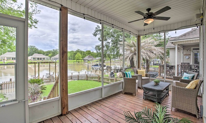 Maurepas House | Discover Bayou Pierre Home: Relax on the Diversion Canal!