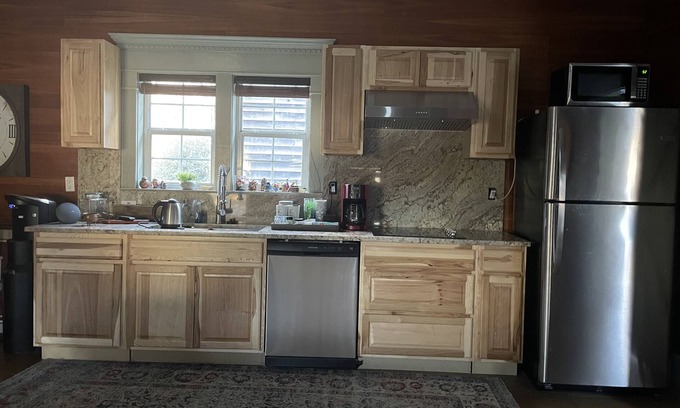 Breaux Bridge Apartment | Relaxing Bayou & Pool View with Private Patio Retreat