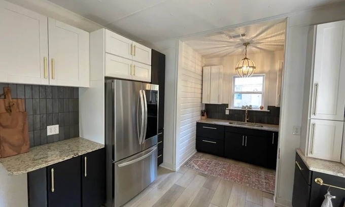 East Pensacola Heights House | Bayou Waterfront Cottage: Ocean View & Family-Friendly Stay