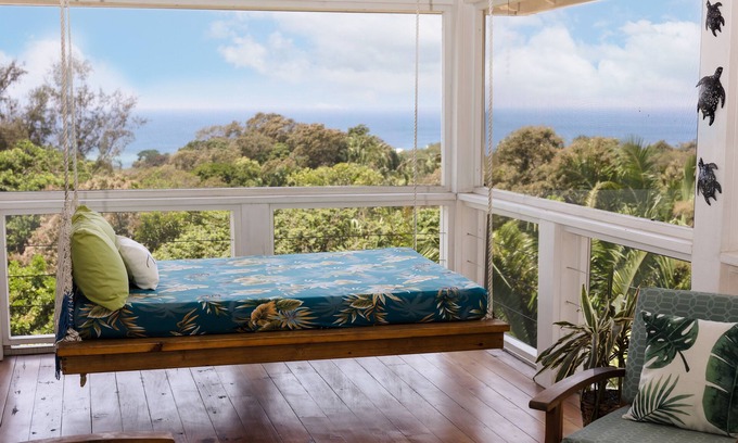 Antoneys Cay House | Pet-Friendly Bayside Breeze with Ocean Views and Kitchen