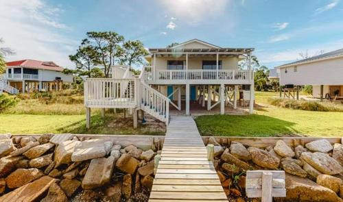 St. George Island House | Bayside Cottage-Bayfront-Pet Friendly