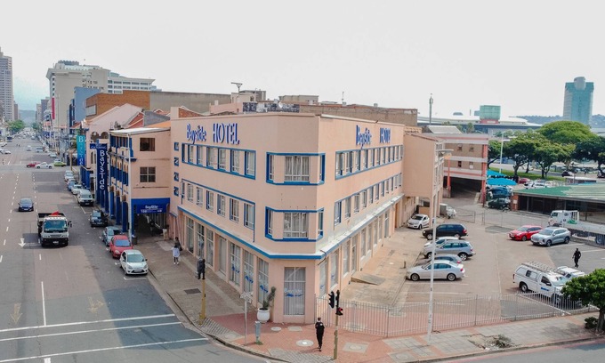 South Beach Hotel | Inviting Bayside Hotel with Breakfast & Family Amenities