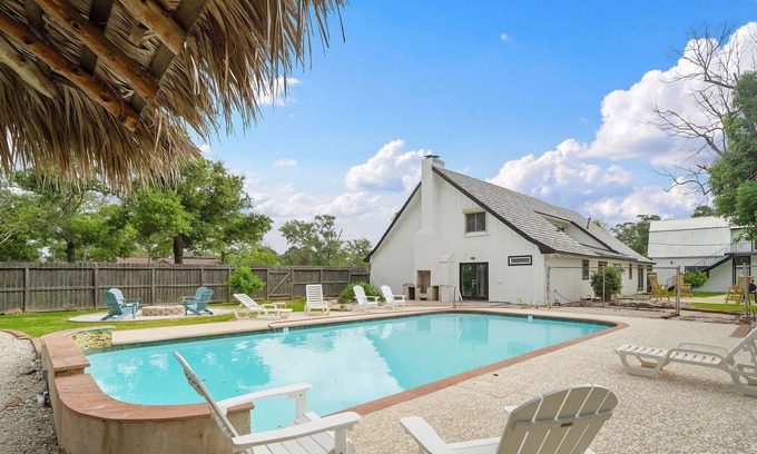 La Porte House | Bayside Ranch|BeachBox|Pool and Gameroom/Huge Yard