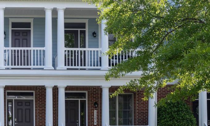 The Commons House | Experience Bayside Resort: Pet Friendly Townhome near Beach