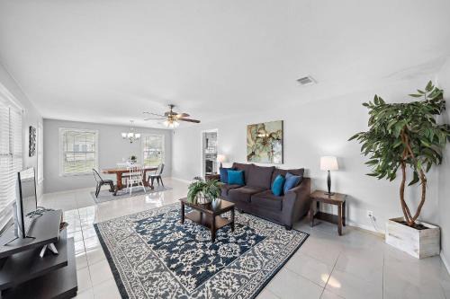 Baytown House | Baytown Home By The Bay: Family-Friendly Fun Awaits