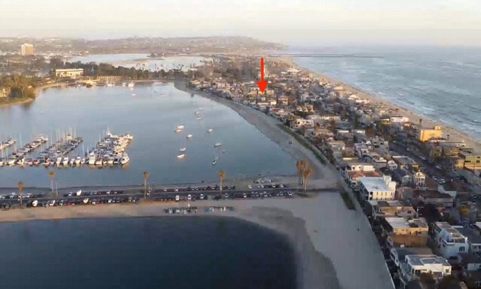 Central Mission Beach House | Family Paradise at Bayview: Pool, Oceanfront & Toys Included!