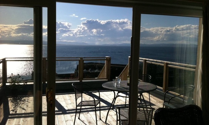 Portmahomack Cottage | Bayview Cottage Portmahomack - Coastal Retreat with Hot Tub