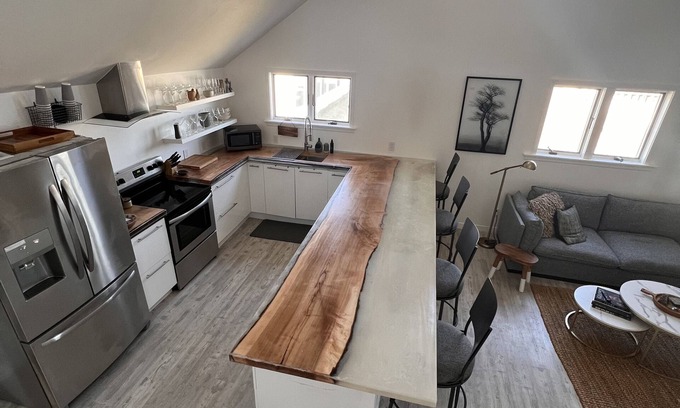 Bay City House | Bayview Hideaway: Newly Remodeled Beach House Escape