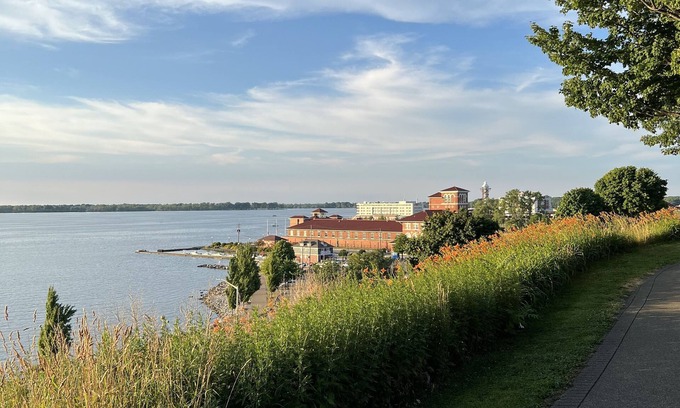 Erie House | Downtown Bayview Home: 10/10 Rated, Pet & Child Friendly