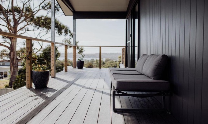 St Helens House | Bayview Lodge - Unforgettable Views and Family-Friendly Stay!